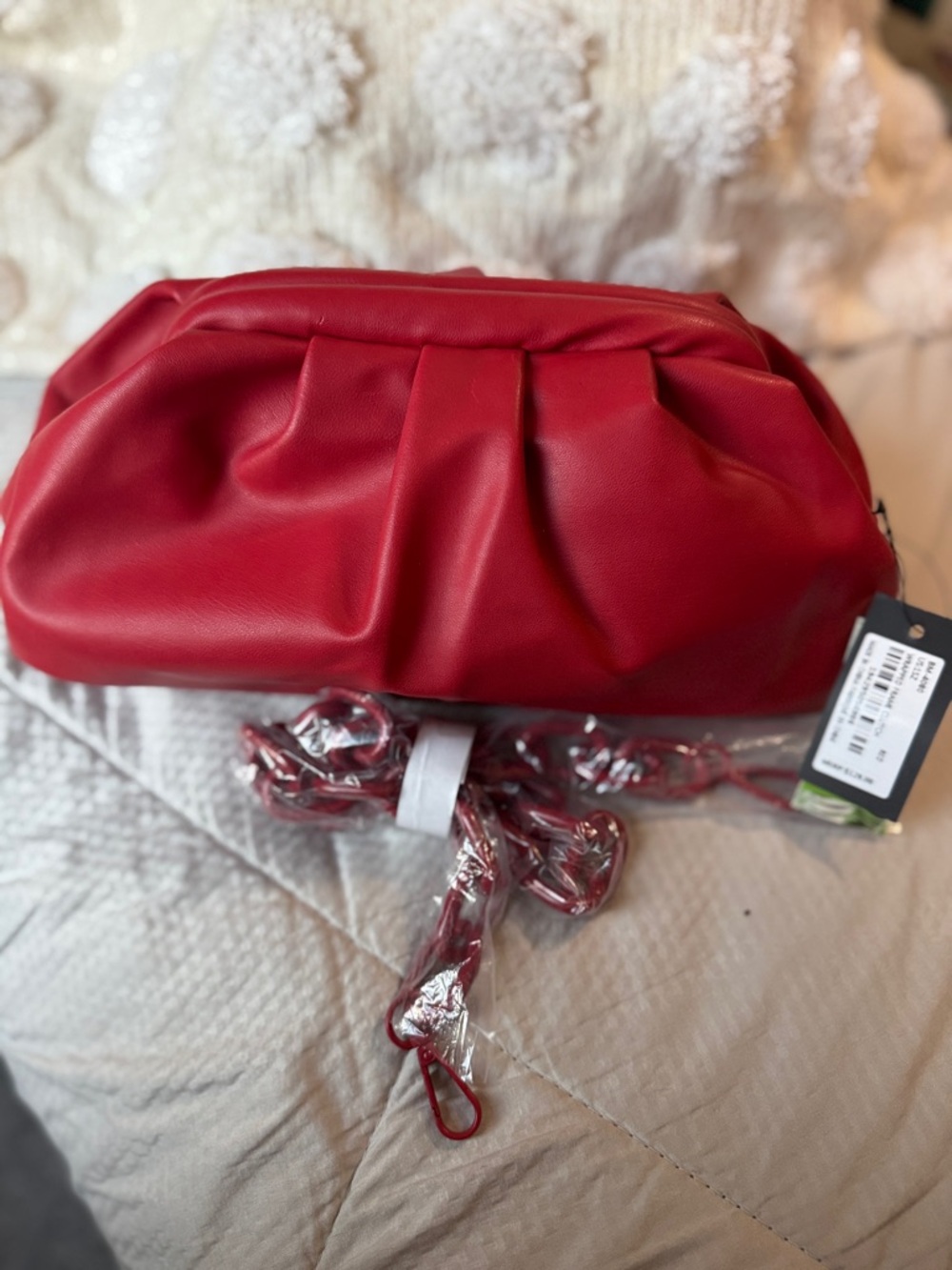 Badgley Mischka Red Pleated Crossbody Bag NWT dumpling clutch or shoulder